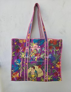 Sac fourre-tout matelassé en coton imprimé à la main, inspiré de l'architecture mogole Kahlo, de haute qualité, avec fermeture éclair et bretelles rayées - Product Image 5
