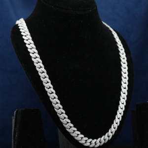 สร้อยคอแฟชั่นฮิปฮอปสุดหรูจาก Gallerley รุ่นขายดี ดีไซน์หนักแน่น ประดับเพชร VVS มอยส์ซาไนต์ เงินแท้ S925  แบบ Cuban Link เหมาะสำหรับเป็นของขวัญ - Product Image 6