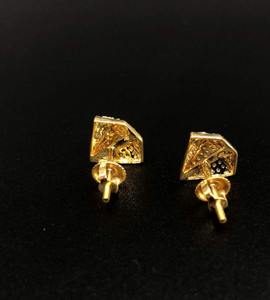 Boucles d'oreilles clous en diamant Luxe Prism, Clous en diamant Elite Crossline, Boucles d'oreilles en diamant Urban Geometry, Boucles d'oreilles clous en diamant taille prisme - Product Image 3