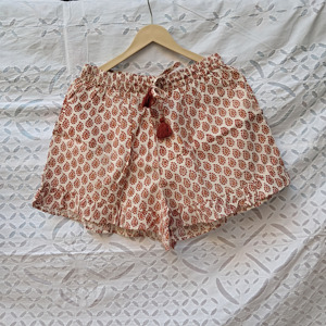 Ensemble de pyjama en tissu de coton imprimé à la main de haute qualité avec chemise à manches longues et short à taille élastique, vêtements de nuit pour femmes - Product Image 3