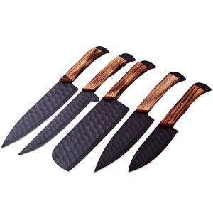 Couteaux de Chef BBQ en Acier Inoxydable à Lame Martelée Noire, Manche en Bois de Frêne, Prise en Main Solide, Durables, Lot de 5 Pièces avec Sac en Cuir Tendance - Product Image 1