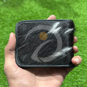 Cartera de Cuero Genuino de Vaca con Pelo, Delgada, Hecha a Mano, Bifold, Tarjetero, Sensación Suave y Cómoda - Product Image 1