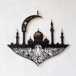 Decoración de Pared de Mezquita de Metal Hecha a Mano para Ramadán con Detalles Dorados y Luna Creciente, Adorno Interior de Tamaño Mediano - Product Image 3