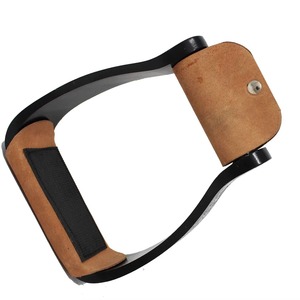 Selle de cheval de qualité supérieure, étriers en aluminium gravés pour l'équitation western, recouverts de cuir, design et logo personnalisables - Product Image 2