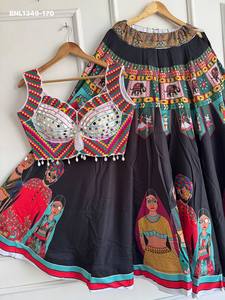 Lehenga en crêpe de soie de qualité supérieure avec imprimé numérique et travail de miroir, coupe évasée, et ensemble de chemisier sans manches prêt-à-porter – Fournisseur de Surat - Product Image 4