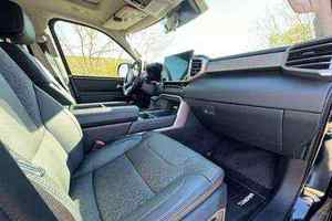 โตโยต้า ทันดรา ลิมิเต็ด 4x4 ดับเบิ้ลแค็บ พรีเมียม ดีลักซ์ รถกระบะ - Product Image 5