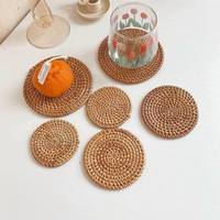 Sous-verres en rotin en gros du Vietnam sous-verres à café en céramique tissés à la main avec incrustation de nacre bon prix du Vietnam