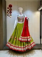 Set Pakaian Etnik Romawi Eksklusif dari Katun Chaniya Choli dengan Dupatta Berhias Gamthi Tebal untuk Pesta Pernikahan Navratri