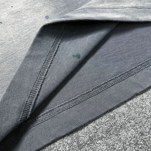 เสื้อยืดคอกลมทรงโอเวอร์ไซส์คุณภาพสูงสำหรับผู้ชาย ผ้าฝ้าย 100% เนื้อหนา ทรงบ็อกซี่ ราคาถูก รับผลิตแบบ OEM - Product Image 2