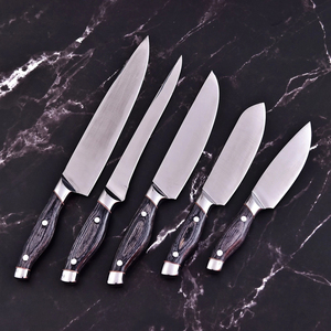Ensemble de couteaux de chef en acier inoxydable Nordic Forge, 5 pièces, manches en bois Pakka, lames aiguisées ambidextres, ensemble de couteaux de cuisine faits à la main - Product Image 3