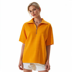 Polo zippé à col rabattu pour femme, coupe oversize, épaules tombantes, manches courtes, idéal pour l'été - Product Image 1
