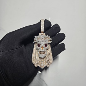 Colgante de Plata de Ley 925 con Baño de Oro Rosa y Rodio, Diseño de Calavera con Moissanita, Joyería Hip Hop, Unisex, para Fiestas - Product Image 1
