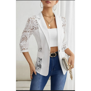 Blazer ouvert sur le devant en dentelle florale pour femme, avec empiècements en dentelle, inserts en dentelle florale complexe sur les manches et les panneaux latéraux - Product Image 1