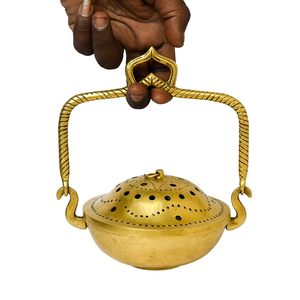 Soporte de incienso de latón con asa para Puja, soporte decorativo de latón para varillas de incienso tradicionales, ideal para el hogar, el templo o como regalo. - Product Image 2