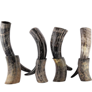 Corne à boire viking de luxe avec support, 100 % naturelle, accepte le logo personnalisé, cadeau de Noël - Product Image 1