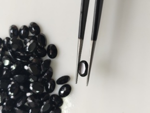 Spinelle noire naturelle 7x5MM taille ovale, pierre précieuse de qualité supérieure pour la fabrication de bijoux - Product Image 2