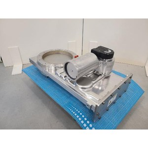 Válvula de Aislamiento de Péndulo al Vacío VAT A-302793 14048-PE24-AAE2/0036 Usada Como Pieza de Repuesto para Equipos Legacy Semiconductor - Product Image 5