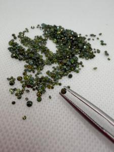 Diamante Natural Suelto, Corte Brillante, Grado AAA, Color Verde Irradiado, Efecto de Color/Fuego, Tamaño Melee 1-3mm, Para Fabricación de Joyería Personalizada - Product Image 2