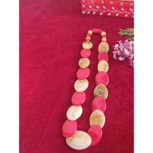 Collier pendentif en résine personnalisé, bijoux en résine époxy faits à la main, collier de mode unique, cadeau pour femmes, design tendance - Product Image 3