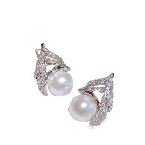 Diamond Shaped White Stone Inlaid Fashionable Celebrity <b>Inspired</b> Freshwater Mantou Pearl Crystal Earrings Zhuji Natural <b>Jewelry</b> - Product Image 5