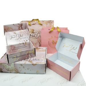 Boîte d'expédition rose personnalisée avec logo, emballage cosmétique en feuille d'or - Product Image 5
