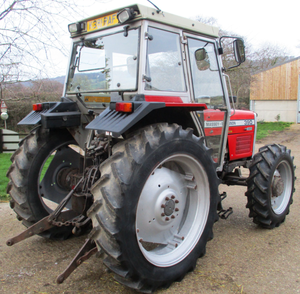 รถแทรกเตอร์การเกษตรคุณภาพสูง Massey Ferguson 390 พร้อมจำหน่าย ประสิทธิภาพเชื่อถือได้ โครงสร้างแข็งแรงทนทาน - Product Image 1