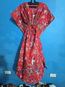 Robe d'été bohème légère et respirante en coton indien imprimé oiseaux rouges pour femmes - Product Image 6