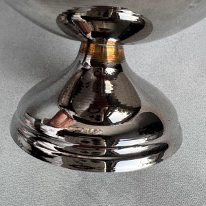 Jarra de acero con acabado plateado de estilo único, elegante para servir, ideal para entretenimiento de invitados y uso decorativo. - Product Image 4