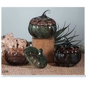 Ensemble de pots en verre soufflé à la main Shri Govind International, motif citrouille, tons brun-vert, design d'art populaire, pour une utilisation décorative de Thanksgiving - Product Image 1