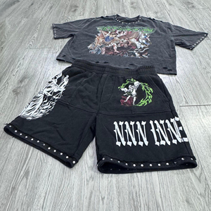 เสื้อยืดโอเวอร์ไซส์ทรงครอปพิมพ์ลายกราฟิกสไตล์วินเทจแบบย้อมสีเอซิดพร้อมงานพิมพ์พัฟสกรีน ดีไซน์สั่งทำพิเศษ สำหรับผู้ชาย ชุดเซ็ตเสื้อยืดและกางเกงขาสั้นทรงบ็อกซี่ผ้าฝ้าย - Product Image 5