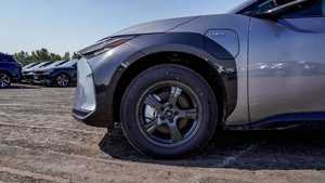 Toyota BZ4X 2024, Vehículo Eléctrico SUV con Tracción en las Cuatro Ruedas, Batería de Litio, Asientos de Cuero, Neumáticos R19 - Product Image 3