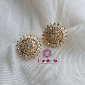 18K Gold Plated Oval Pearl Stud Earrings for Party - Product Image 2