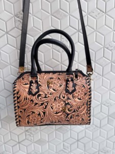 Sac à main Speedy en cuir sculpté à la main, style Gypsy Boho, fait main, couleur marron, élégant, multi-usages, vente en gros - Product Image 1