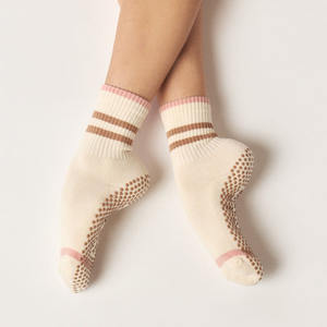 Chaussettes en coton antidérapantes pour femmes, chaussettes de Pilates personnalisées, chaussettes épaisses en jacquard personnalisées, fournisseur - Product Image 2