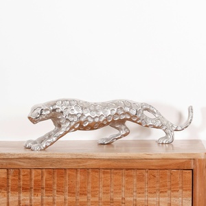 Escultura Artística de Lujo de Leopardo Pantera en Aluminio Plateado |   Figura Moderna de Animal para Decoración del Hogar, Adorno de Mesa - Product Image 1