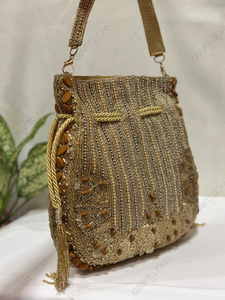 Bolso de Hombro Étnico con Cuentas Doradas y Detalle de Borde de Piedras, Bolso de Mano para Ocasiones Festivas, Bodas y Eventos para Mujer - Product Image 3