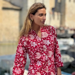 Camisa Bohemia de Algodón con Estampado Artesanal para Mujer, Diseño Floral Rojo, Cuello Elegante, Manga 3/4, Estilo Casual - Product Image 1