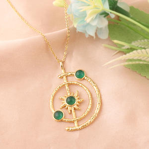 Collier inspiré de l'orbite solaire avec pierres rondes en onyx vert, plaqué or 18 carats, pendentif mode effet éclat solaire, bijoux cadeaux - Product Image 2