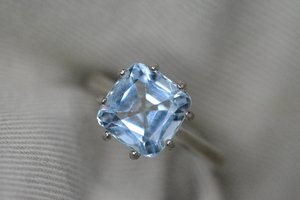 แหวนอะความารีนแท้รับรองคุณภาพ เงินสเตอร์ลิง ประดับเพชรเม็ดเดี่ยว สีฟ้าแท้ ของขวัญสำหรับเธอในวันเกิดเดือนมีนาคม - Product Image 5