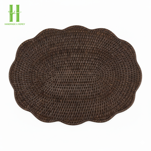 BEST SELLER Assiettes de présentation en rotin naturel tressées à la main, décoration de table de mariage, sets de table festonnés en osier du Vietnam - Product Image 3