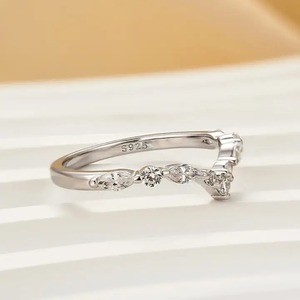 925 Moissanite Diamond <b>Crown</b>-Shaped Curved Wedding Band Wedding <b>Ring</b> In Sterling Silver White Gold Plated for Women's. - Product Image 5