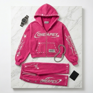 Conjunto Deportivo Rosa Personalizado con Logotipo ONEAPEX en Pedrería, Sudadera con Cremallera y Pantalones Anchos, Ropa Urbana para Hombre, Fabricante de Ropa de Lujo OEM ODM - Product Image 2
