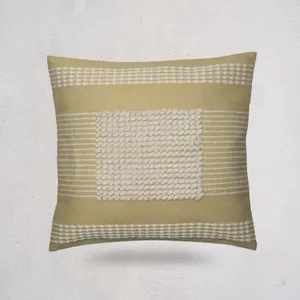 Funda de Cojín Tejida a Mano Marroquí XIII con Bordado de Borlas |   Funda de Almohada Decorativa Estilo Boho |   Suministro a Granel y Tamaños Personalizados - Product Image 1