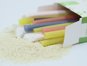 Pailles en riz compostables conçues pour maintenir leur forme tout en réduisant les déchets plastiques à usage unique - Product Image 3