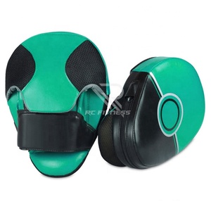 Cible de frappe en cuir noir et blanc sur mesure pour arts martiaux, boxe, MMA, karaté – Confortable pour l'entraînement et la pratique - Product Image 1