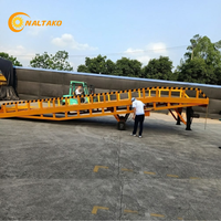 Rampe mobile pour chariot élévateur Naltako 15 tonnes, longueur 16 m, plateforme extra large de 2,2 m, hauteur de levage maximale de 1,9 m pour camions lourds à garde au sol élevée
