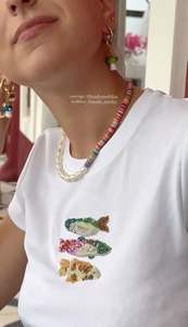 T-shirt en coton blanc à fleurs perlées roses faites à la main, col rond, manches courtes, hauts décontractés d'été pour femmes, vêtements en jersey pour femmes - Product Image 3