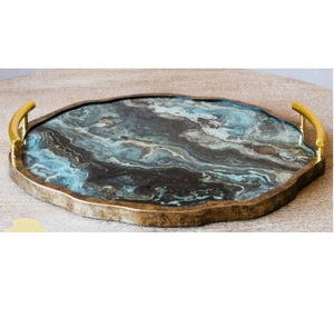 Plateau de service exclusif en métal noir finition intérieure pour la décoration de table et la présentation des plats lors de mariages et dîners à domicile - Product Image 2