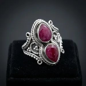 Anillo Bohemio de Plata de Ley 925 con Dos Piedras de Cuarzo Rojo, Acabado Oxidado, Joyería Vintage Hecha a Mano - Product Image 4