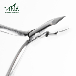Pince à ongles coupe douce VNN-666 Vina en acier au carbone poignée semi-incurvée pour l'entretien des ongles épais - Product Image 2